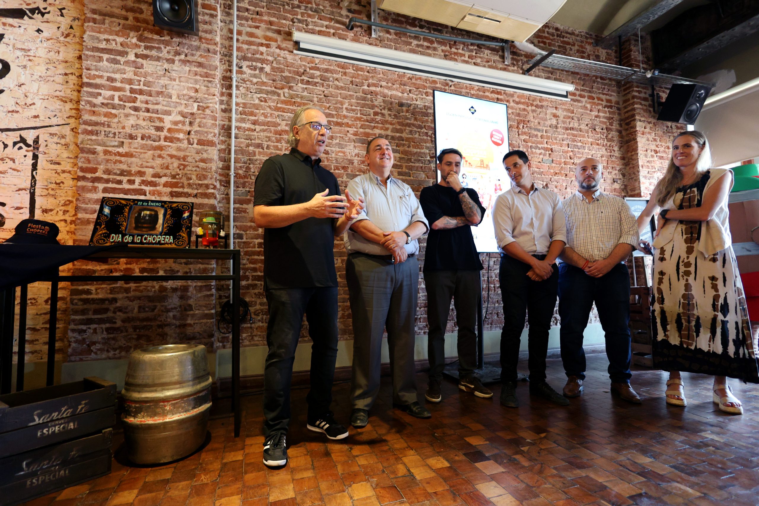 Gabriel Andruszczyszyn presentó la fiesta con autoridades locales y provinciales.